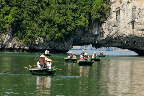 LUON CAVE HALONG